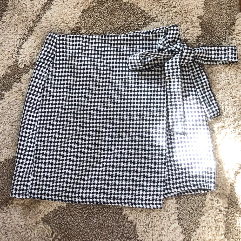 Boohoo black & white wrap miniskirt